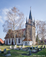 Kirche Holzsußra Außenansicht www